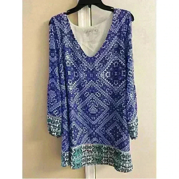 Lovers+ FRIENDS Gracie Shift Dress with Cutout Sleeves. Medium - Picture 1 of 9